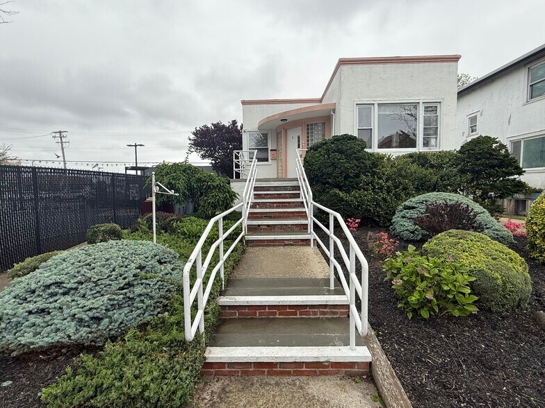 5 E Walnut St, Long Beach, NY à vendre - Photo de l’immeuble – Image 2 sur 37