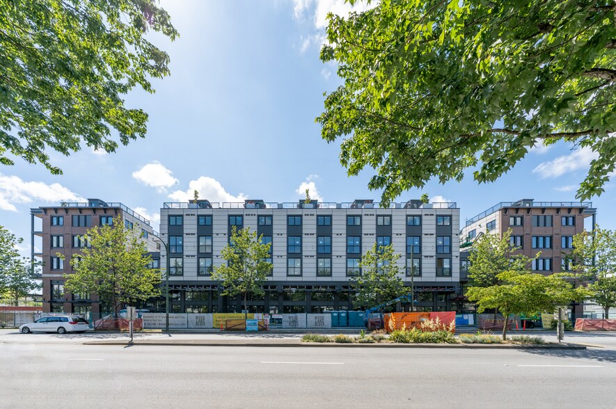 2375 11th Av E, Vancouver, BC à vendre - Photo de l’immeuble – Image 2 sur 2