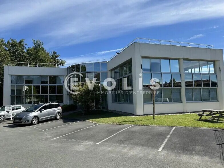 1 Avenue Henri Becquerel, Mérignac à louer - Photo de l’immeuble – Image 2 sur 2