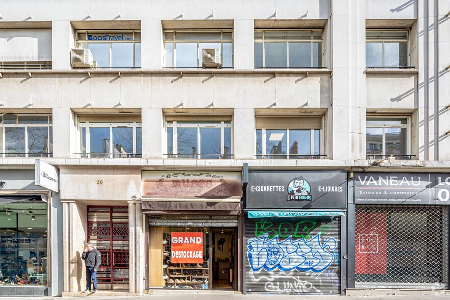 Local commercial dans Paris à louer - Photo de l’immeuble – Image 2 sur 2