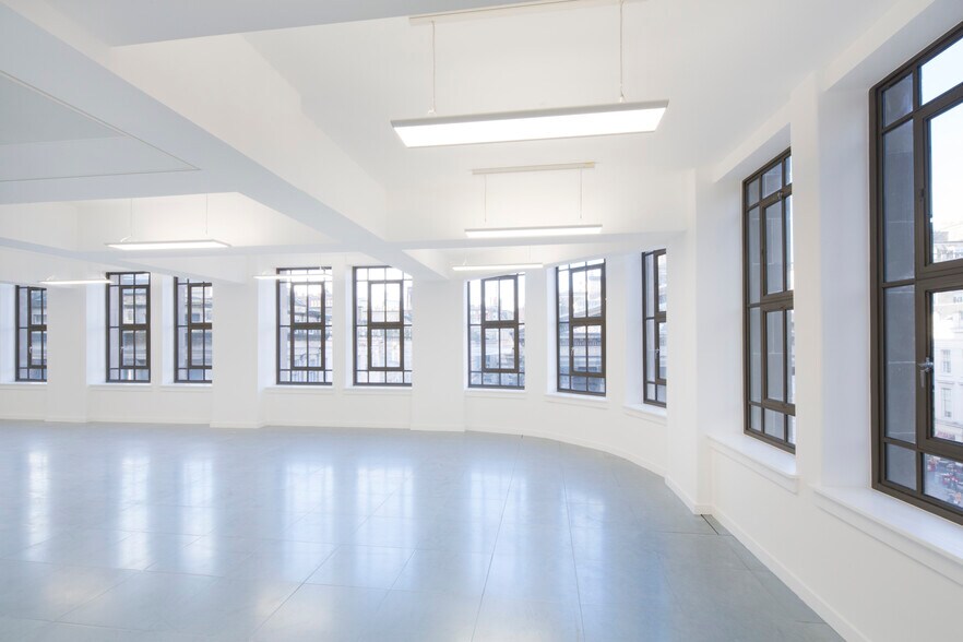 100 Queen St, Glasgow à louer - Photo de l’immeuble – Image 1 sur 3