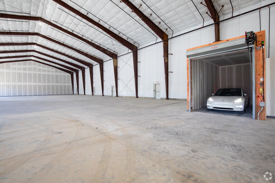 8 Leecon Ct, Southampton, NY à louer - Photo intérieure – Image 3 sur 13