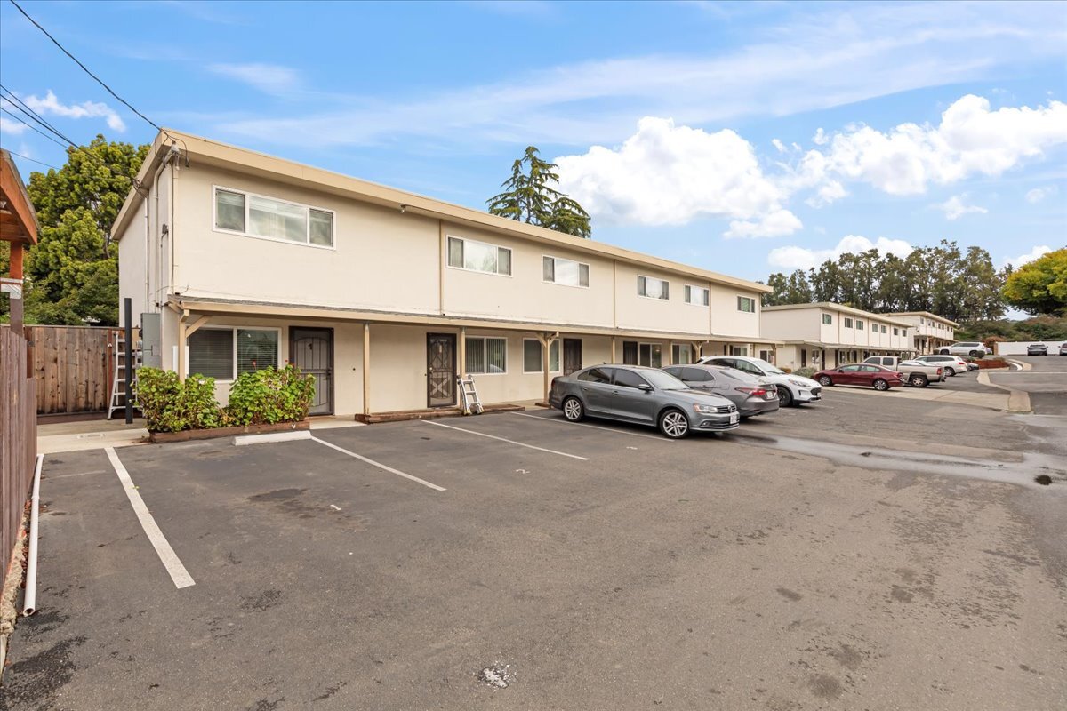 20324 Forest Ave, Castro Valley, CA à vendre Photo principale– Image 1 sur 18