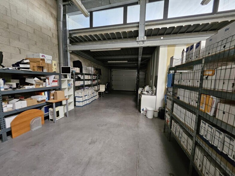 Local d'activités dans La Farlède à vendre - Photo de l’immeuble – Image 2 sur 6
