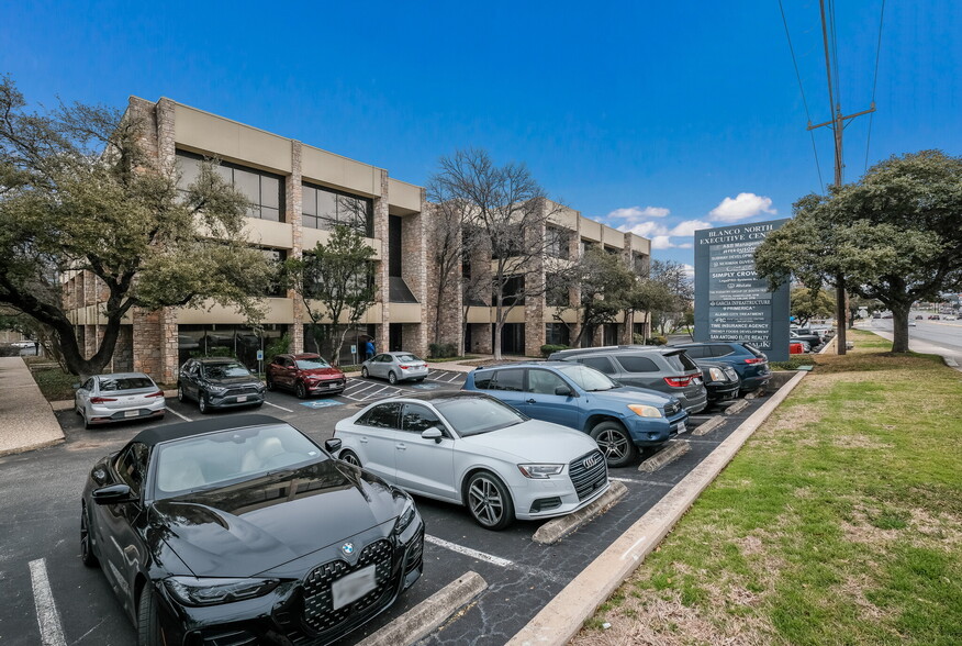 12042 Blanco Rd, San Antonio, TX à louer - Photo de l’immeuble – Image 1 sur 8