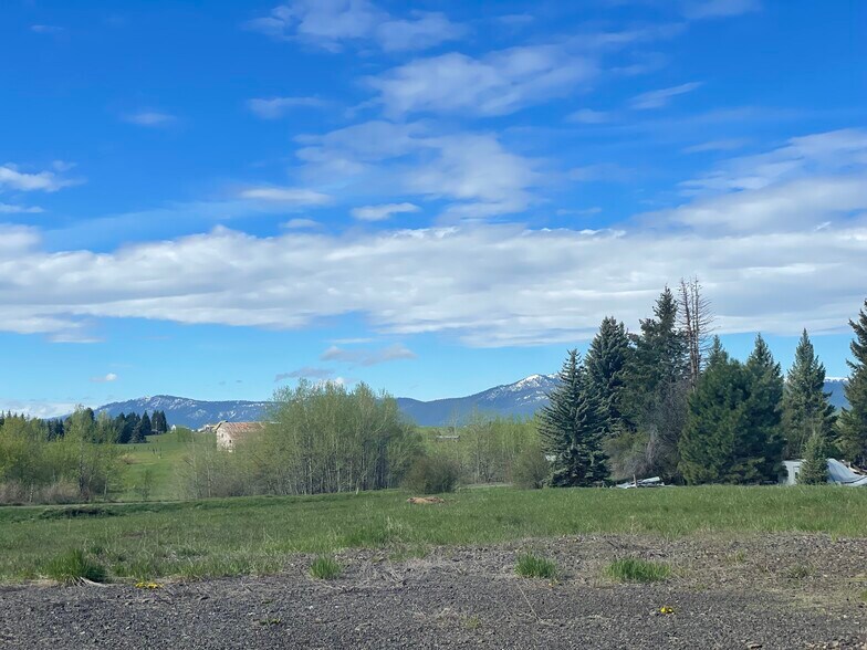 300 Krahn lane, McCall, ID à vendre - Photo de l’immeuble – Image 2 sur 7