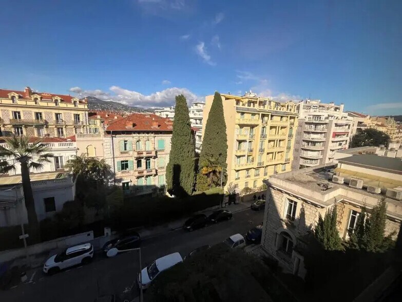 Bureau dans Nice à louer - Photo de l’immeuble – Image 3 sur 7