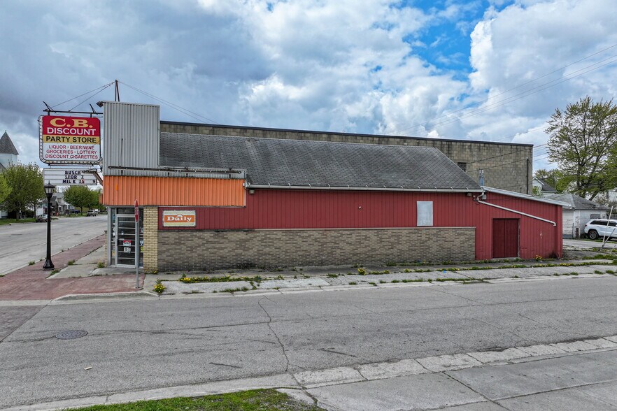 1600 Broadway St, Bay City, MI à vendre - Photo de l’immeuble – Image 2 sur 12