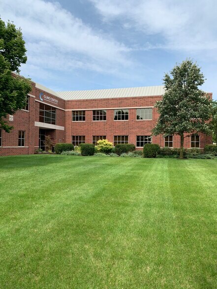2001 S First St, Champaign, IL à louer - Photo de l’immeuble – Image 2 sur 10