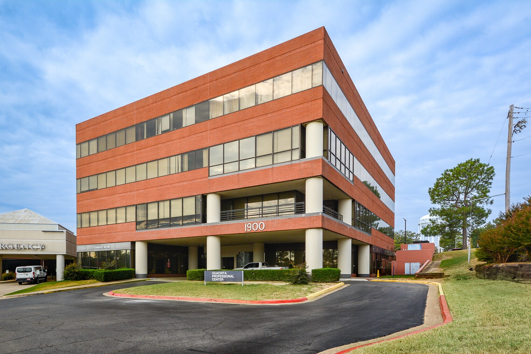 1900 Malvern Ave, Hot Springs, AR à vendre Photo principale– Image 1 sur 16