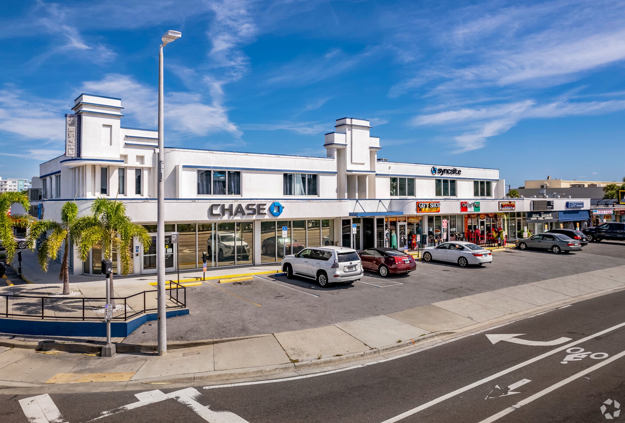 10681 Gulf Blvd, Treasure Island, FL à louer Photo principale– Image 1 sur 9