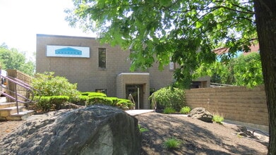 318-320 Bear Hill Rd, Waltham, MA à louer Photo de l’immeuble– Image 2 sur 7