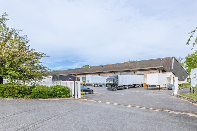 Plus de détails pour 49 Route Principale Du Port, Gennevilliers - Industriel/Logistique à louer
