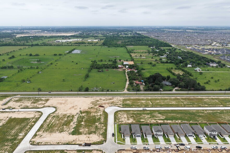 26715 Beckendorff Rd, Katy, TX à vendre - Photo de l’immeuble – Image 2 sur 7