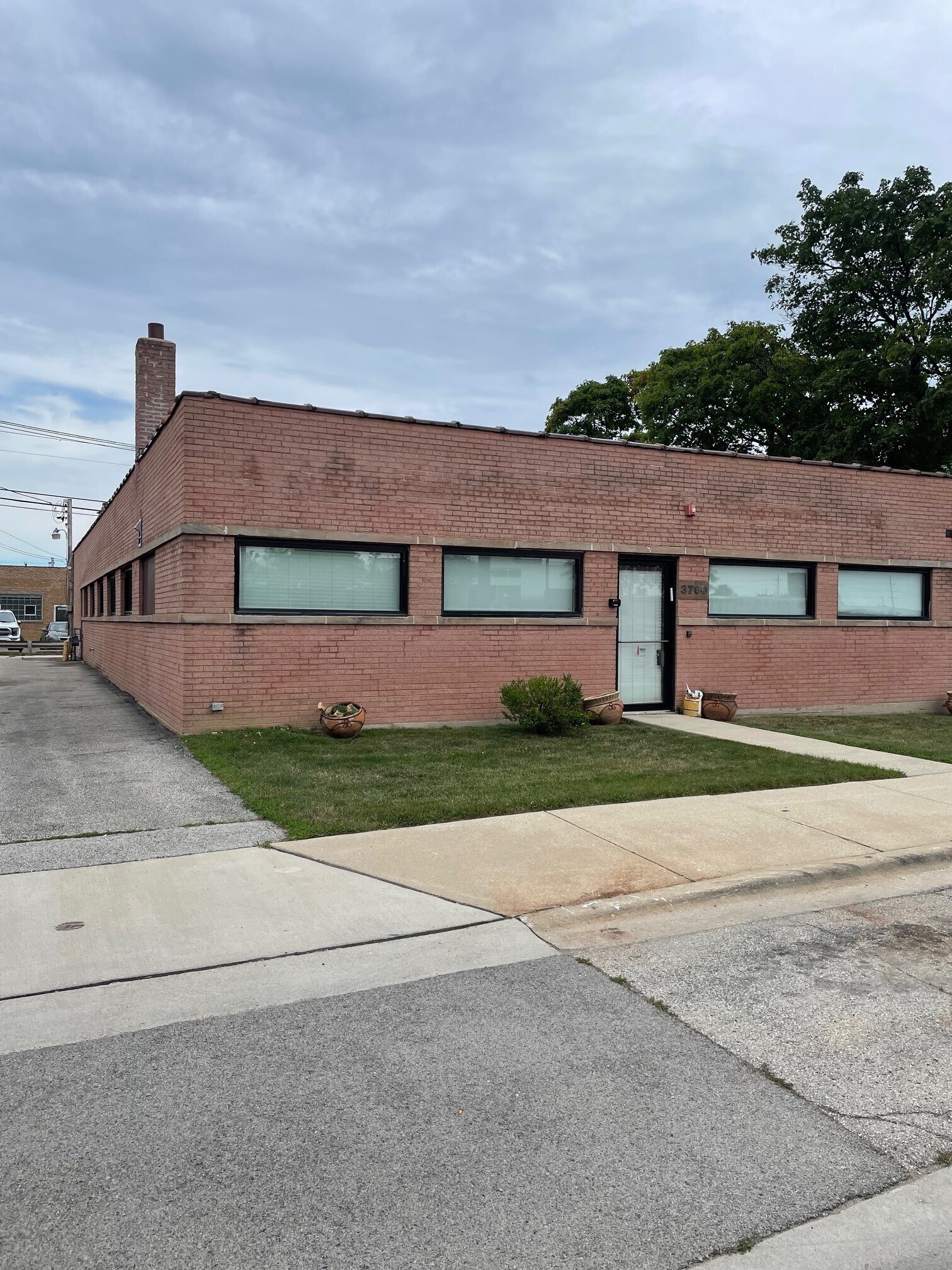 3700 Oakton St, Skokie, IL à vendre Photo de l’immeuble– Image 1 sur 14