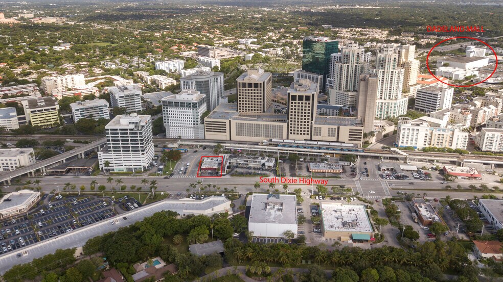 9308 S Dixie Hwy, Miami, FL à louer - Photo de l’immeuble – Image 3 sur 14
