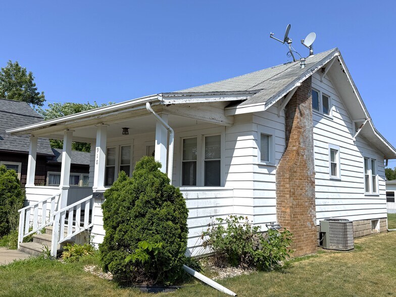 918 Blackhawk Blvd, South Beloit, IL à vendre - Photo de l’immeuble – Image 2 sur 10