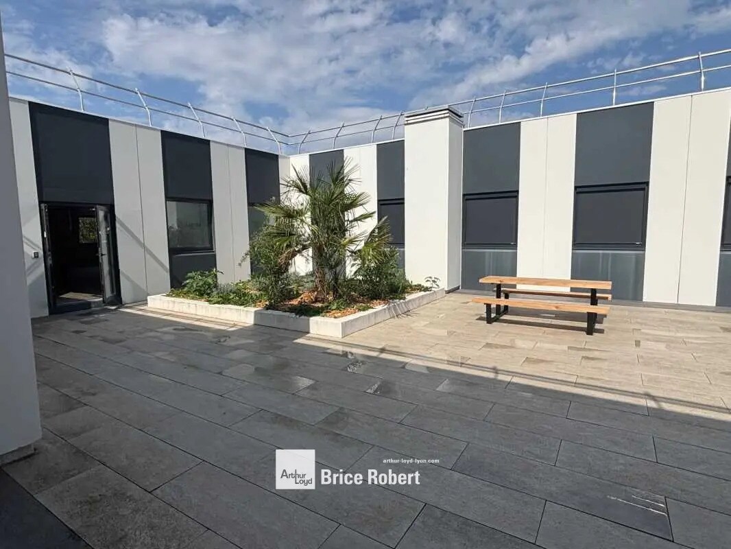 Bureau dans Limonest à louer Photo de l’immeuble– Image 1 sur 16