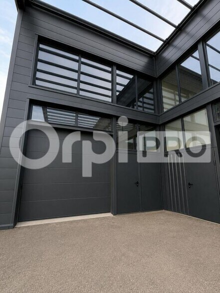 Local d’activités dans CHAZAY-D'AZERGUES à louer - Photo de l’immeuble – Image 1 sur 4