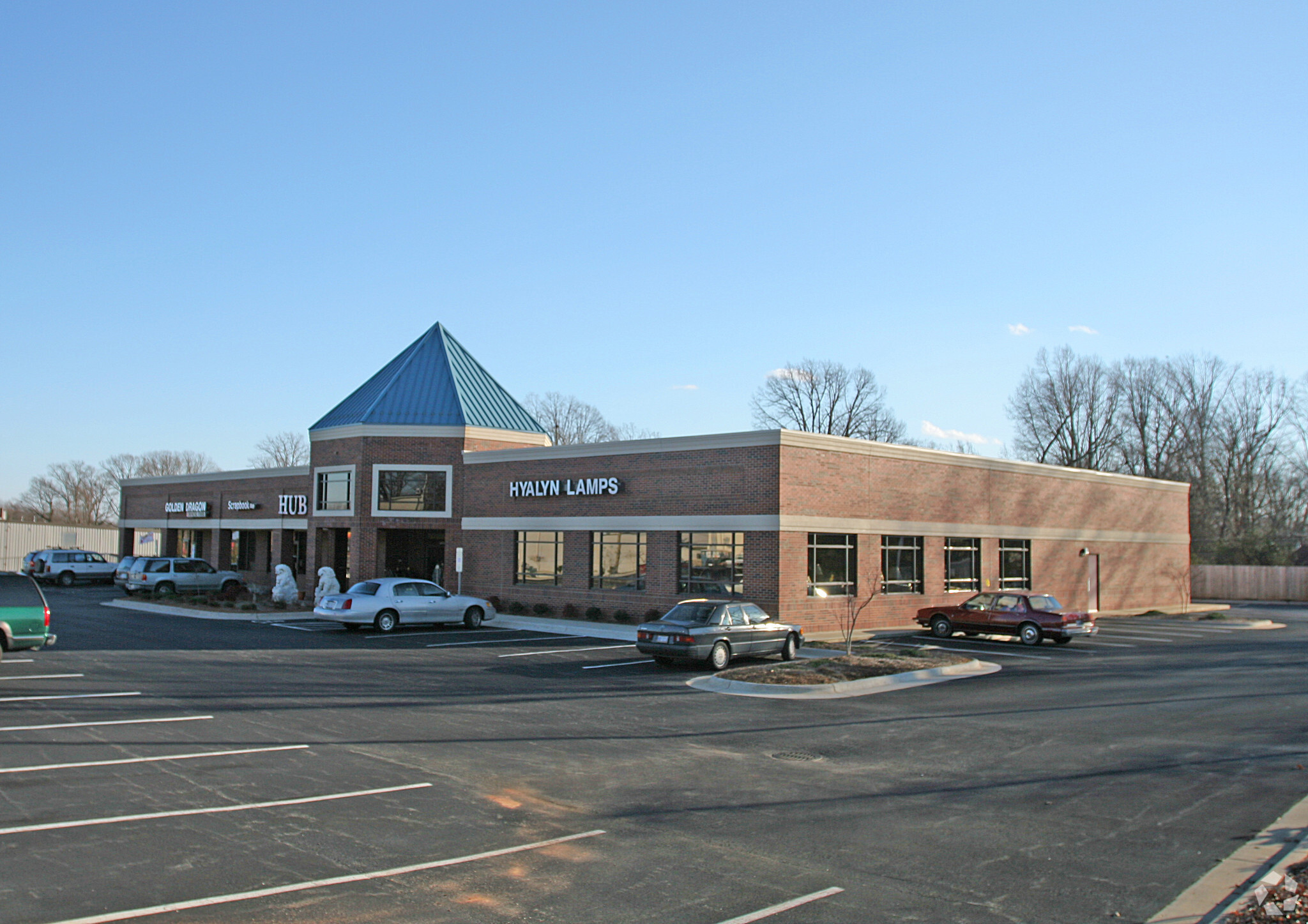 2921 Battleground Ave, Greensboro, NC à louer Photo principale– Image 1 sur 2