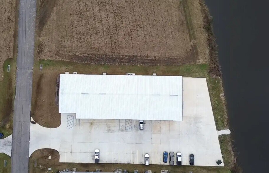 9165 Comar Dr, Walker, LA à louer - Photo de l’immeuble – Image 2 sur 6