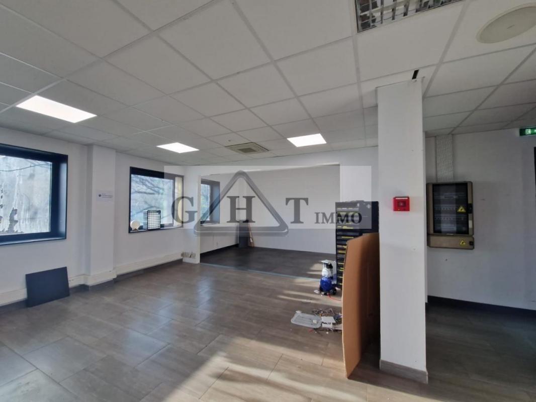 Local commercial dans Ivry-sur-Seine à louer Photo intérieure– Image 1 sur 4
