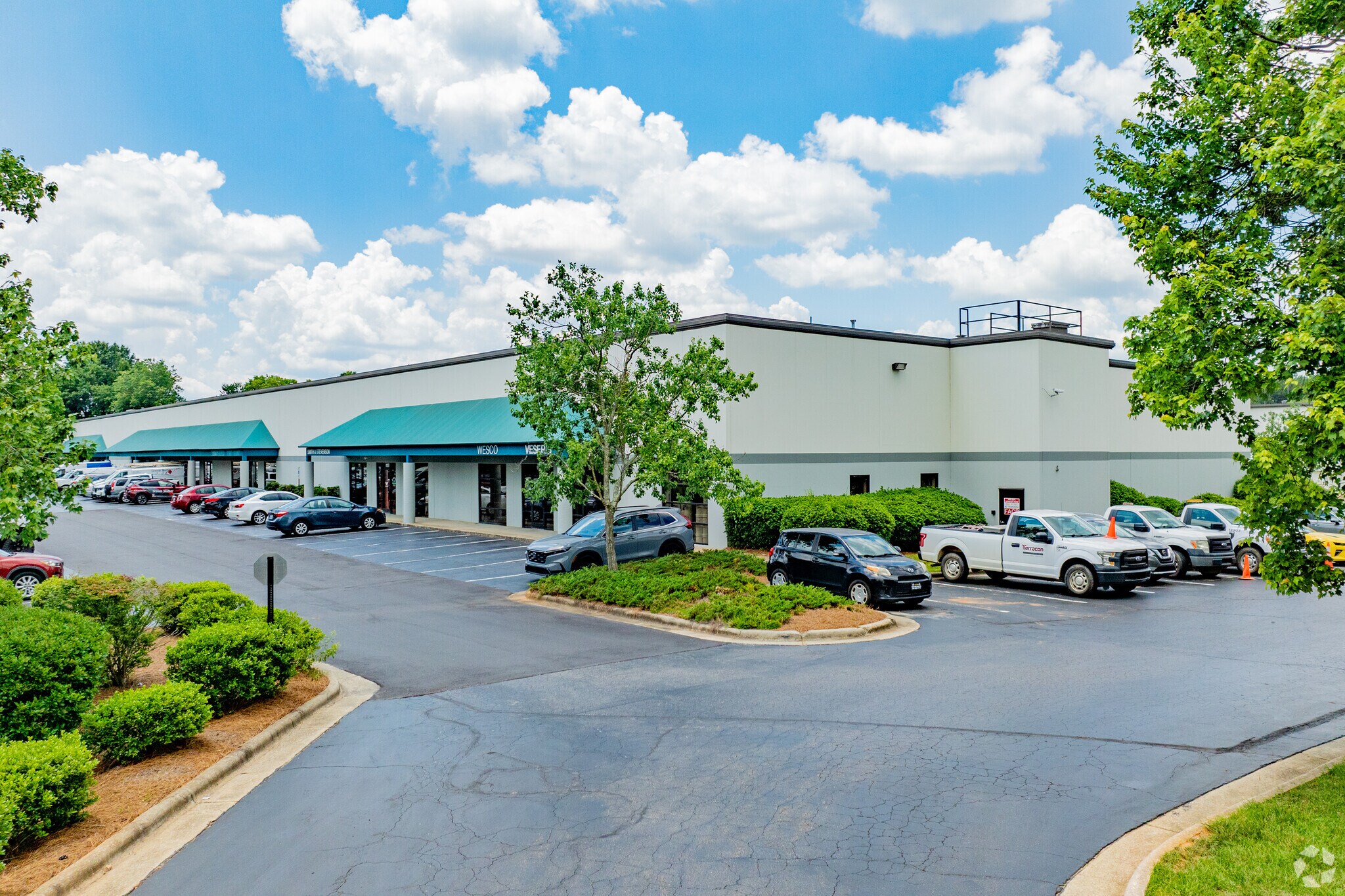 2201 Brentwood Rd, Raleigh, NC à louer Photo principale– Image 1 sur 16
