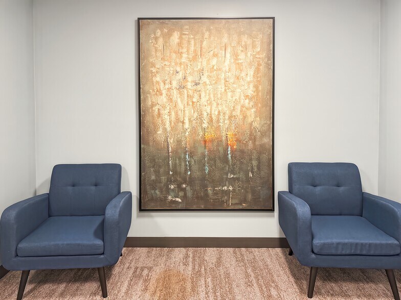 1200 Valley West Dr, West Des Moines, IA à louer - Photo intérieure – Image 3 sur 15