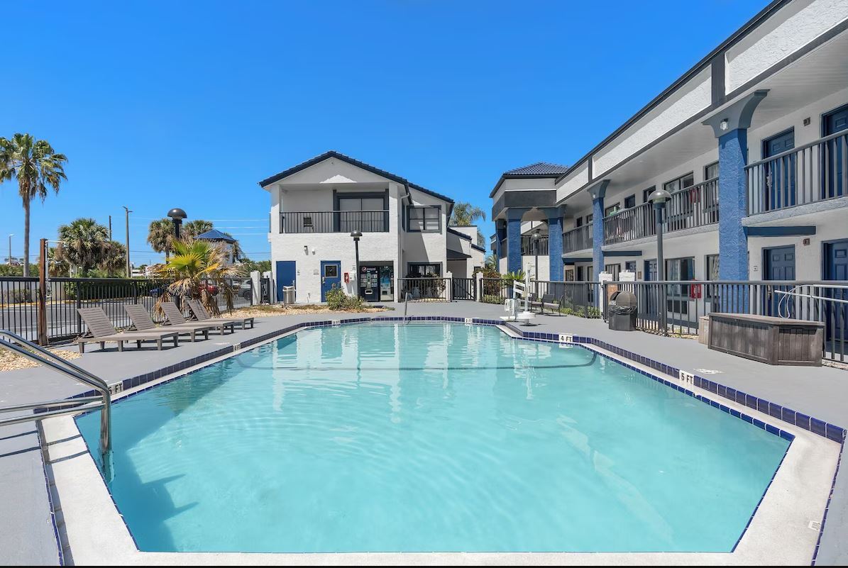 8750 E Colonial Dr, Orlando, FL à vendre Photo de l’immeuble– Image 1 sur 15