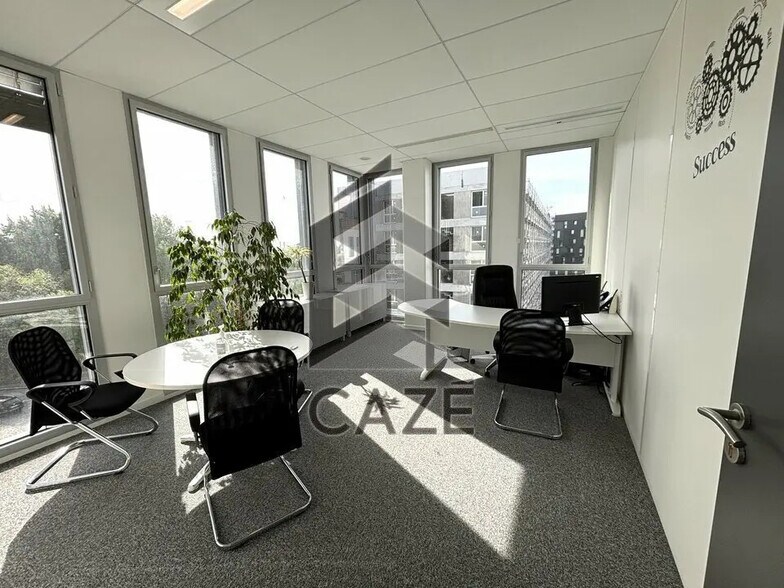 Bureau dans Bordeaux à vendre - Photo de l’immeuble – Image 2 sur 7