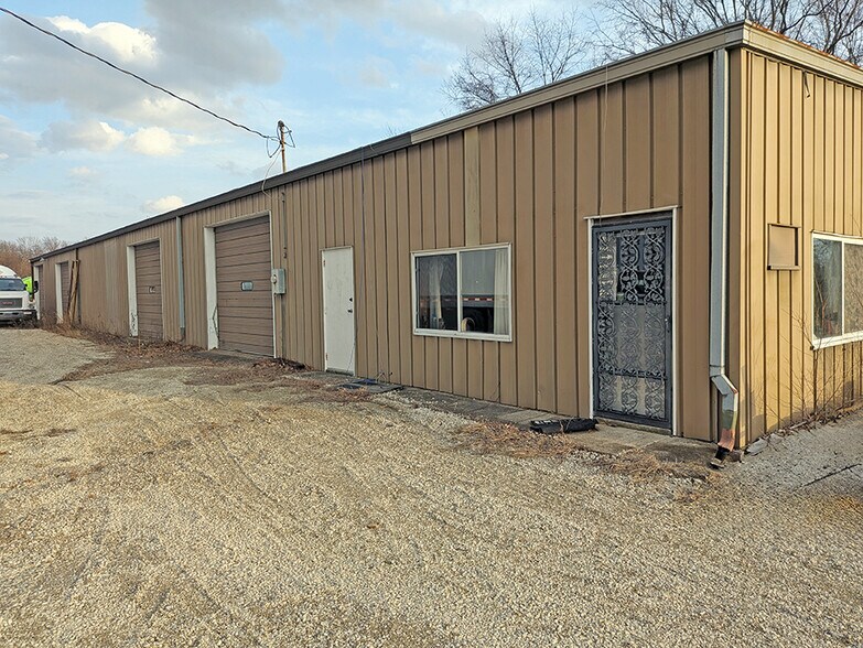 900 S 45th St, Mount Vernon, IL à louer - Photo de l’immeuble – Image 3 sur 9