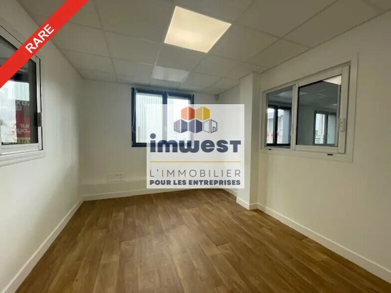 Local d'activités dans Rennes à vendre - Photo de l’immeuble – Image 3 sur 13