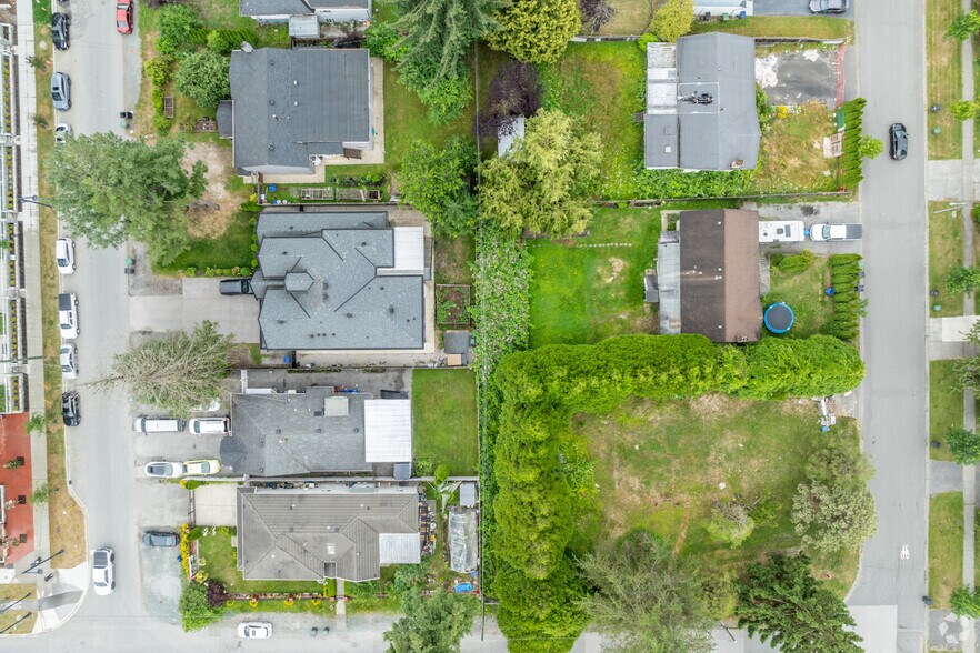 14237 103 Av, Surrey, BC à vendre - Aérien – Image 2 sur 2