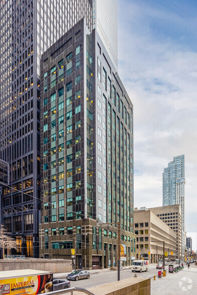 222 Bay St, Toronto, ON à louer - Photo de l’immeuble – Image 2 sur 5