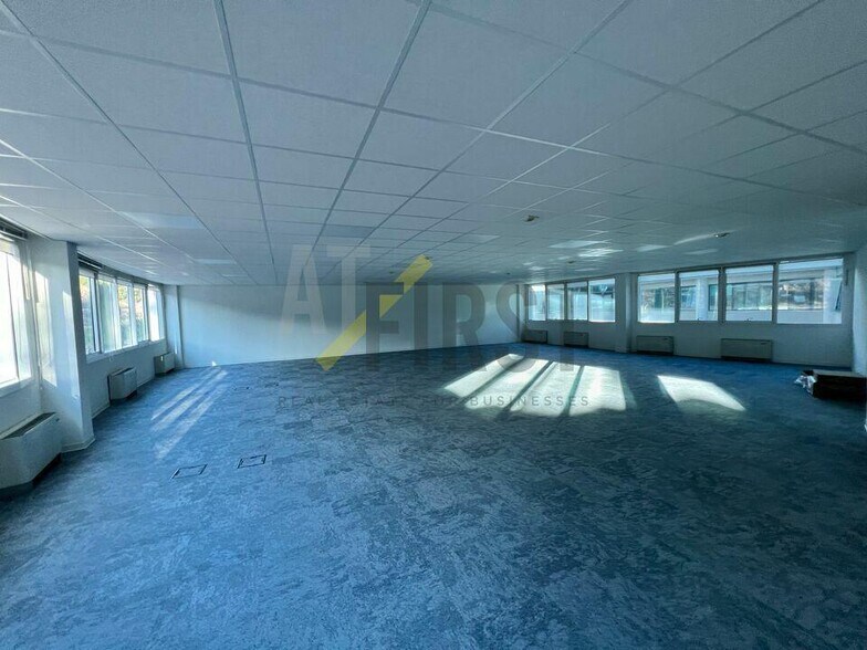 Bureau dans Valbonne à louer - Photo de l’immeuble – Image 2 sur 12