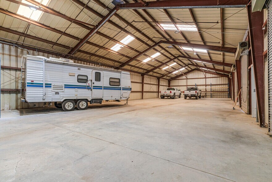 905-917 Corporation St, Santa Paula, CA à vendre - Photo de l’immeuble – Image 3 sur 25