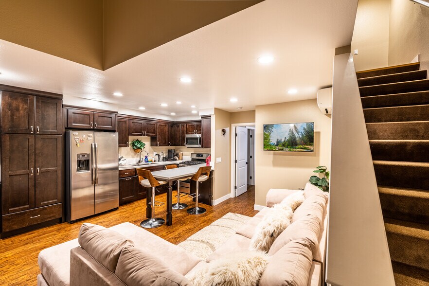 23821 Hillhurst Dr, Laguna Niguel, CA à vendre - Photo intérieure – Image 2 sur 4