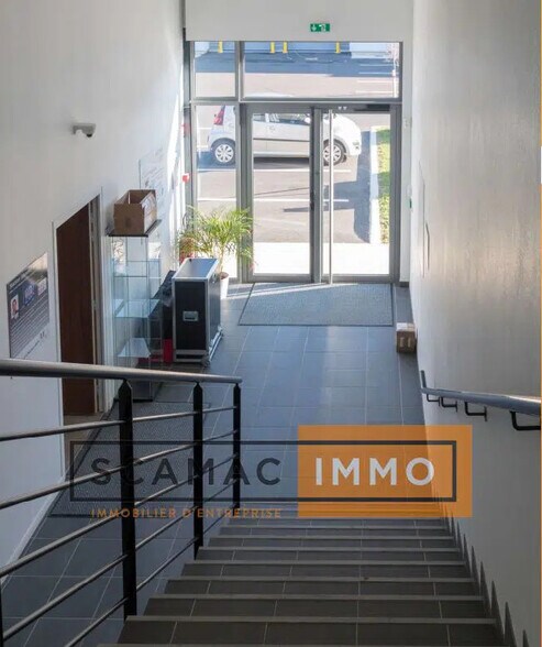 Industriel/Logistique dans Romainville à louer - Hall d’entrée – Image 3 sur 3