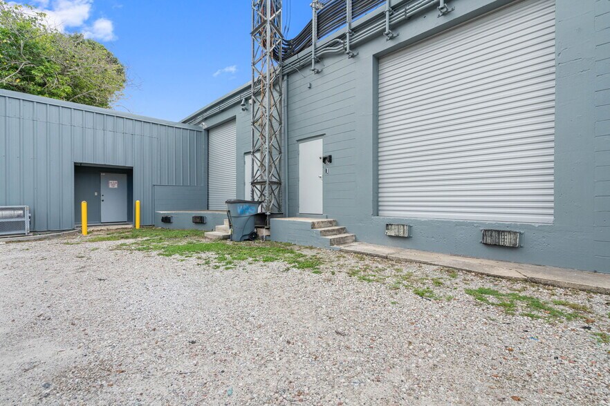 2806 N 34th St, Tampa, FL à louer - Photo de l’immeuble – Image 3 sur 6