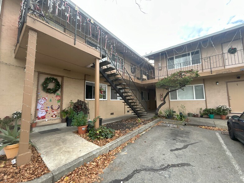 20 Marian Ct, San Rafael, CA à vendre - Photo de l’immeuble – Image 3 sur 16