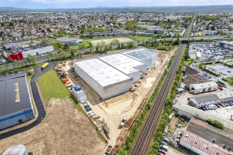 Bureau dans Conflans-Sainte-Honorine à louer - Photo de l’immeuble – Image 2 sur 12