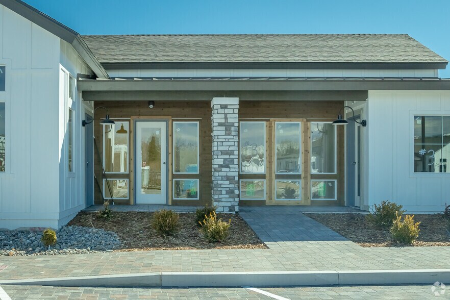 3640 Mayberry Dr, Reno, NV à louer - Photo de l’immeuble – Image 3 sur 4