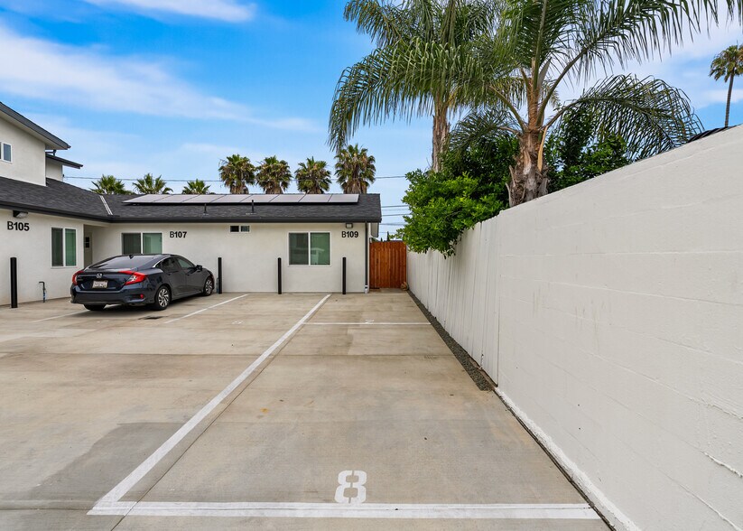 758 W 20th St, Costa Mesa, CA à vendre - Photo de l’immeuble – Image 3 sur 8