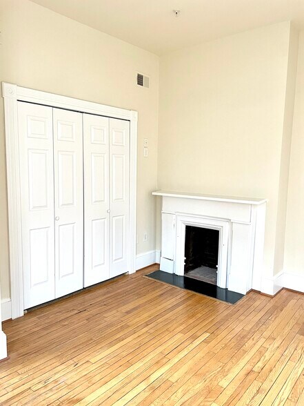 2029-2031 Saint Paul St, Baltimore, MD à vendre - Photo de l’immeuble – Image 2 sur 11