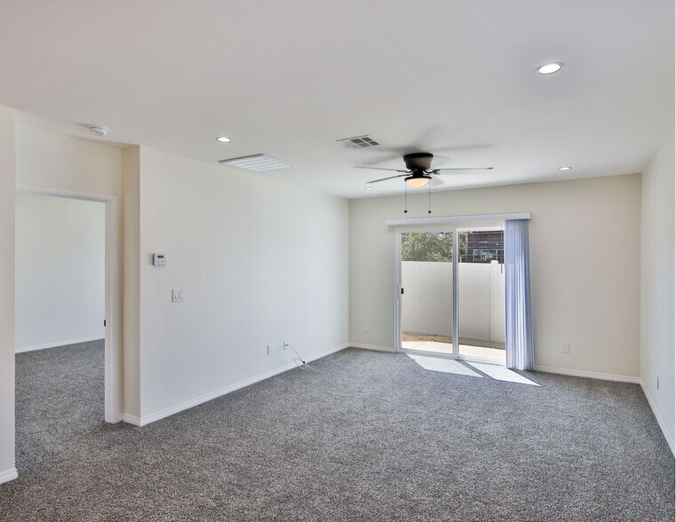 13537 5th St, Yucaipa, CA à vendre - Photo de l’immeuble – Image 2 sur 56