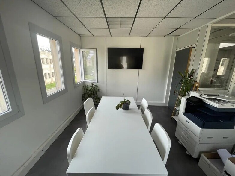 Bureau dans La Penne-sur-Huveaune à louer - Photo intérieure – Image 3 sur 7