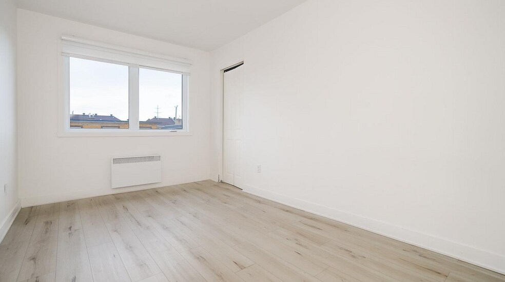4720 Rue D'antibes, Montréal, QC à vendre - Photo de l’immeuble – Image 2 sur 10