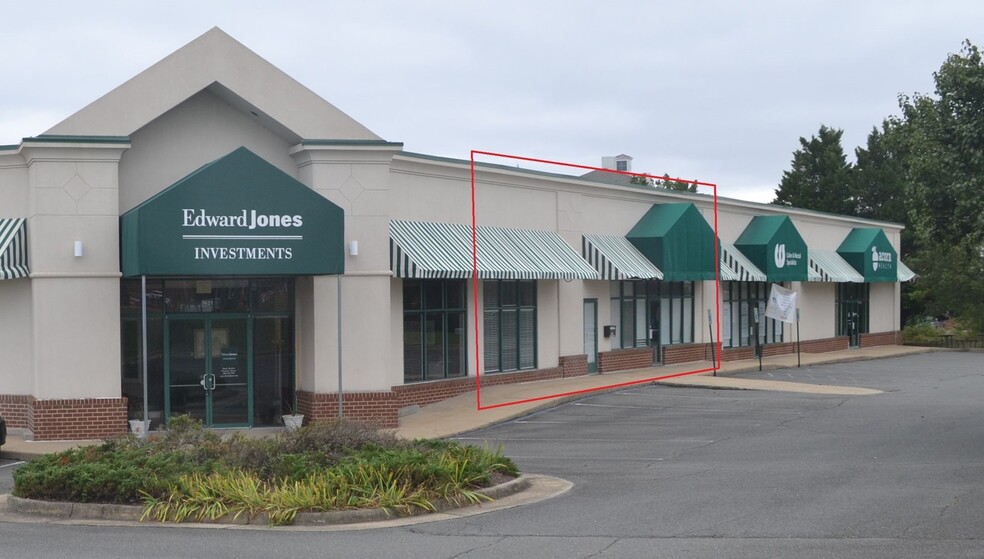 7415-7425 Lee Davis Rd, Mechanicsville, VA à louer - Photo de l’immeuble – Image 1 sur 10