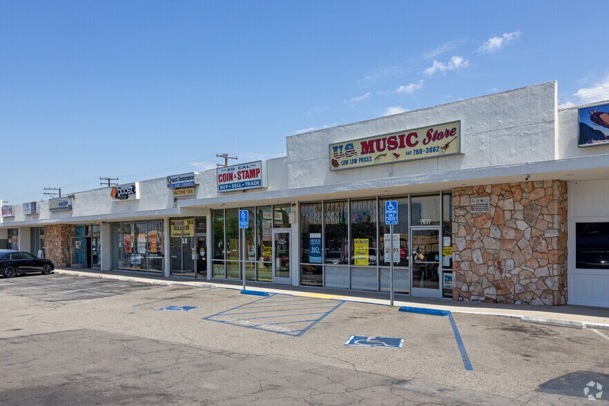 7605-7643 Firestone Blvd, Downey, CA à louer - Photo principale – Image 2 sur 6