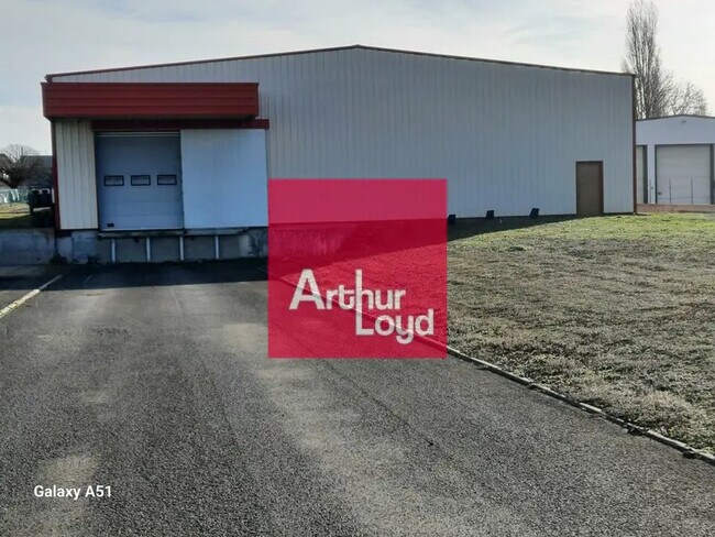 Plus de détails pour Local d’activités à vendre